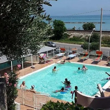 Dea Cupra Купра-Мариттима